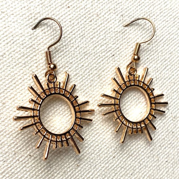 The Wild Clover Jewelry - CLAIRE GOLD SUN DROP EARRINGS